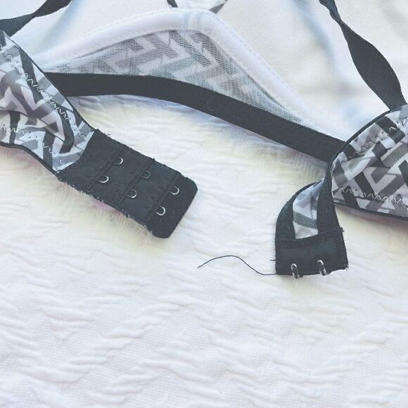 BUY 1 GET 1 FREE Unlined cool comfortable every day bra GEOMETRIC print black an - Picture 4 of 9